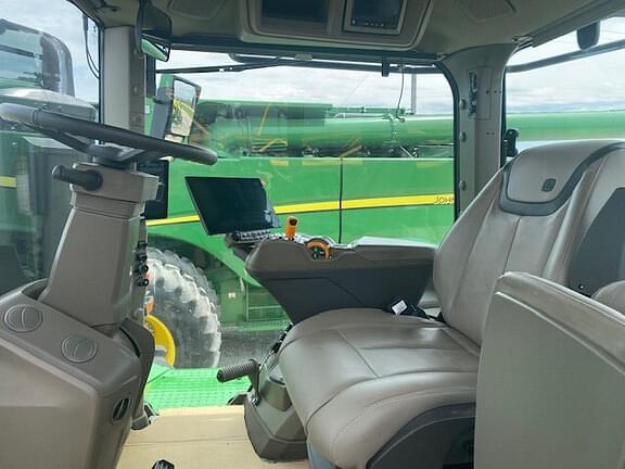 Image of John Deere 9R 640 equipment image 2