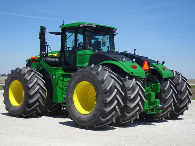 Image of John Deere 9R 640 equipment image 1