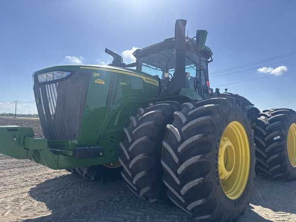 Image of John Deere 9R 640 equipment image 2