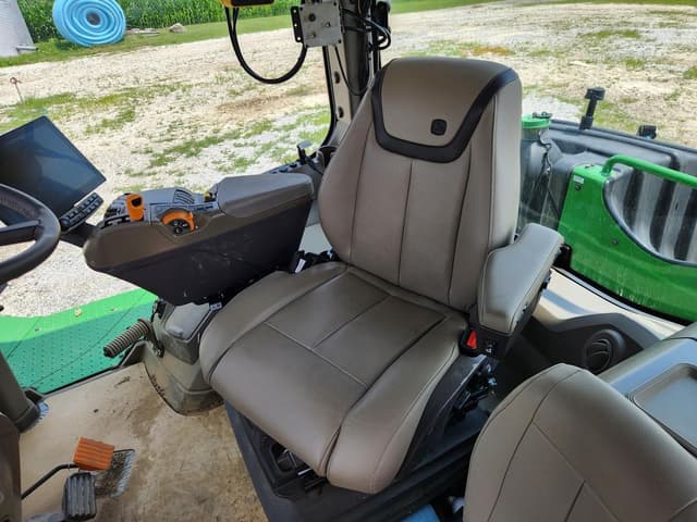 Image of John Deere 9R 440 equipment image 4