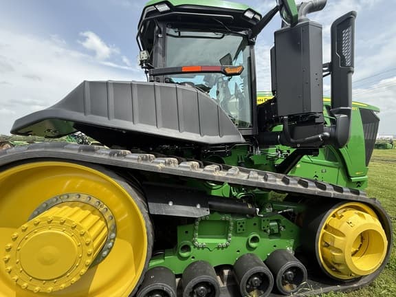 Image of John Deere 9RT 490 equipment image 2