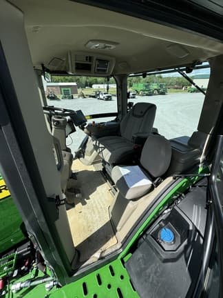 Image of John Deere 9RT 490 equipment image 3