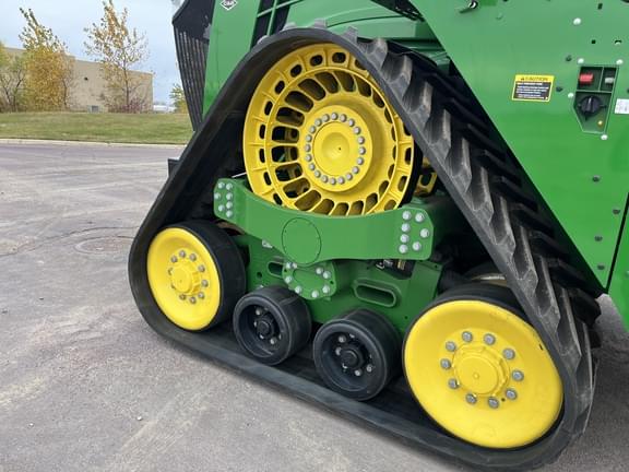 Image of John Deere 9RX 640 equipment image 2