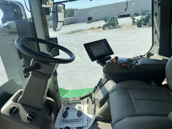 Image of John Deere 9RX 640 equipment image 4