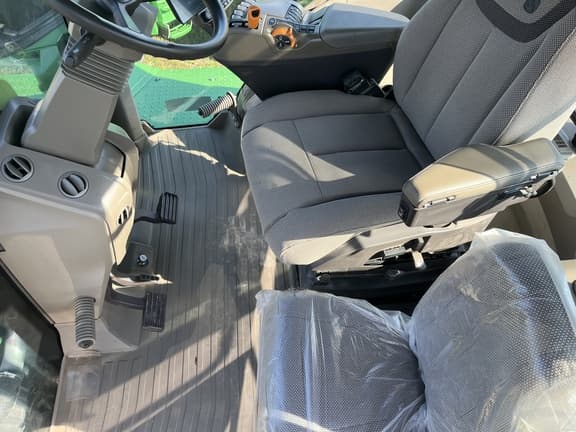 Image of John Deere 9RX 640 equipment image 2