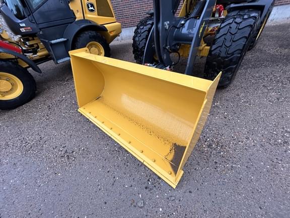 Image of John Deere AT413236 equipment image 1