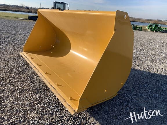 Image of John Deere Wheel Loader Bucket equipment image 4