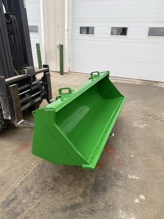Image of John Deere Bucket equipment image 2