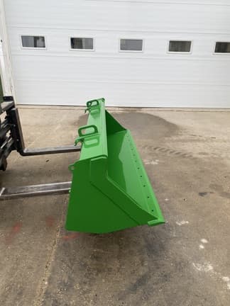 Image of John Deere Bucket equipment image 3