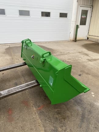 Image of John Deere Bucket equipment image 4