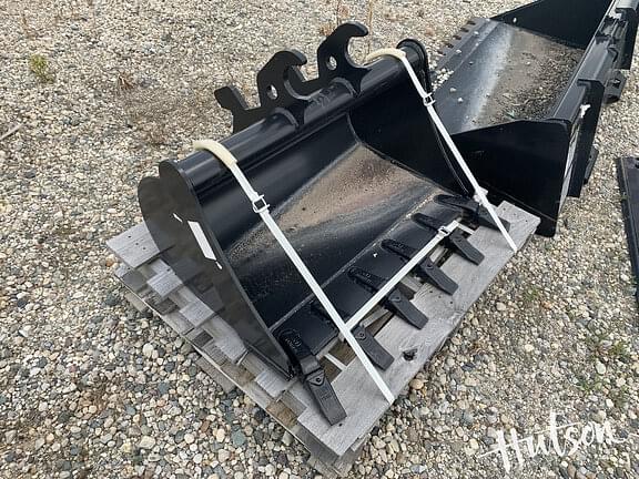 Image of John Deere Excavator Bucket Primary image