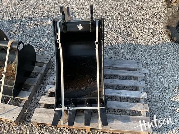 Image of John Deere Compact Excavator Bucket equipment image 2