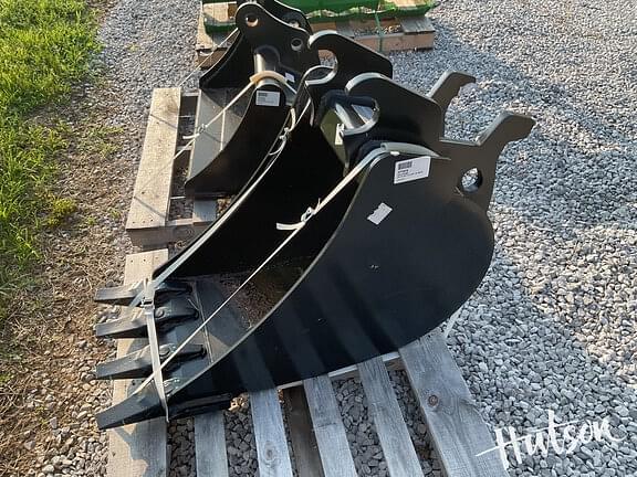 Image of John Deere Compact Excavator Bucket equipment image 1