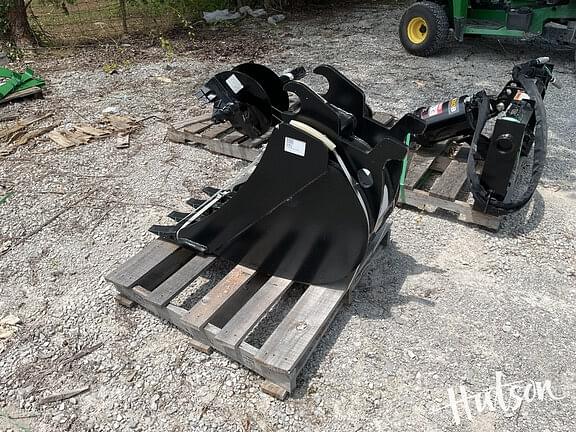 Image of John Deere Compact Excavator Bucket equipment image 1