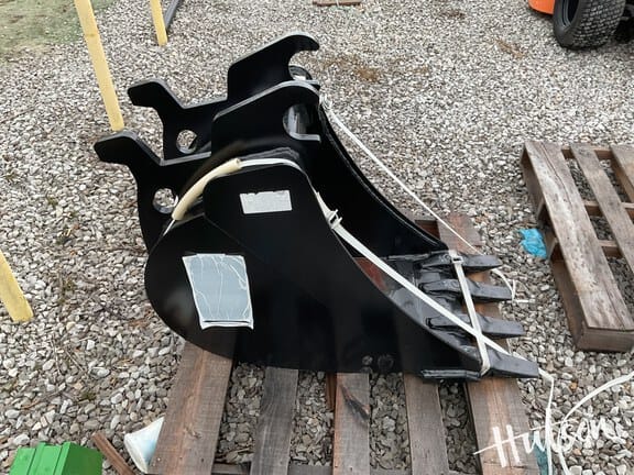 2024 John Deere BYT10989 Equipment Image0