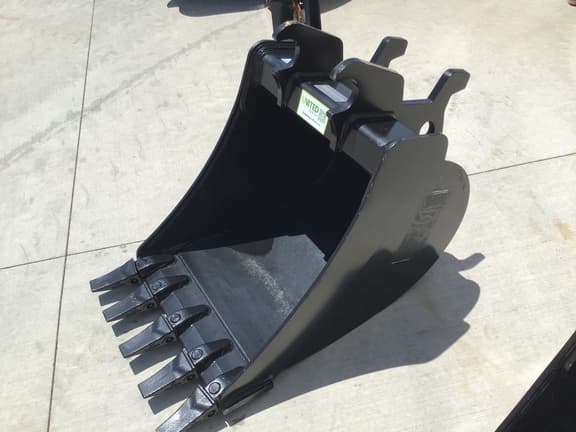 Image of John Deere Excavator Bucket equipment image 4