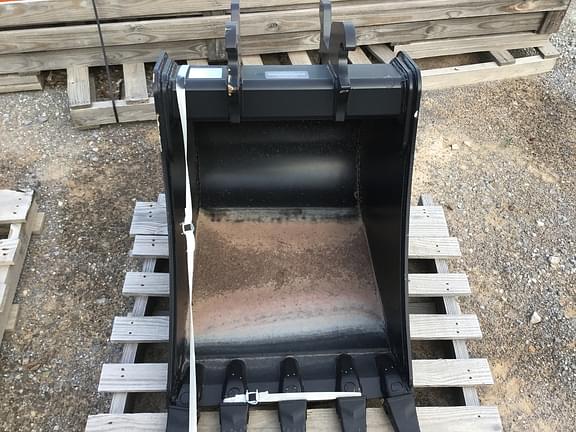 Image of John Deere Excavator Bucket equipment image 1