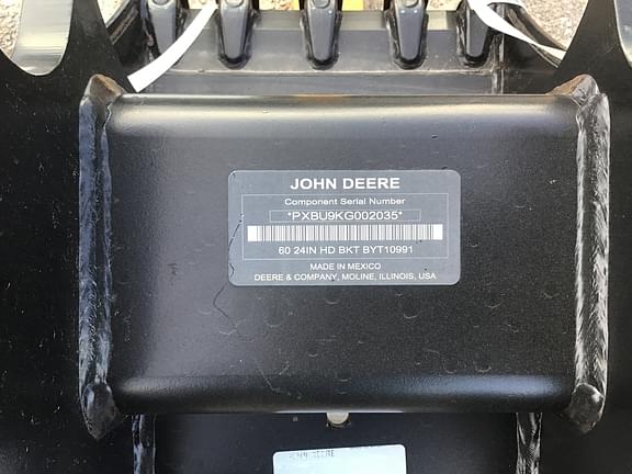 Image of John Deere Excavator Bucket equipment image 4
