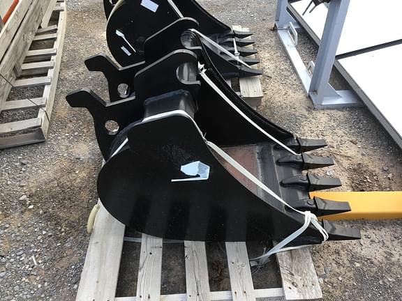Image of John Deere Excavator Bucket equipment image 2