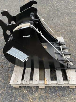 2024 John Deere Excavator Bucket Equipment Image0