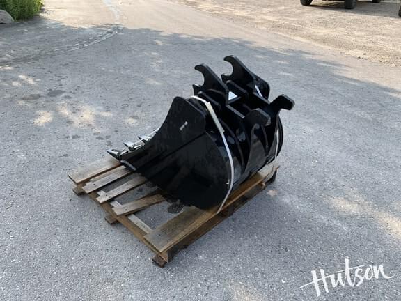 Image of John Deere Compact Excavator Bucket equipment image 4