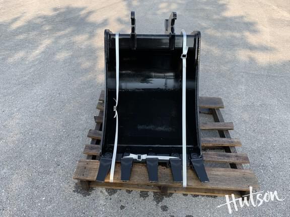 Image of John Deere Compact Excavator Bucket equipment image 2