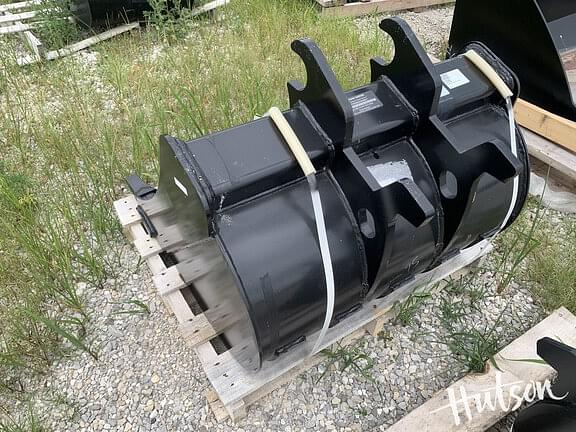 Image of John Deere Compact Excavator Bucket equipment image 1