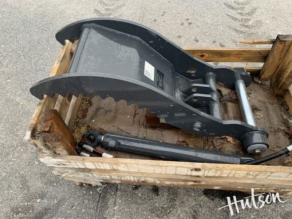 Image of John Deere BYT11748 equipment image 3