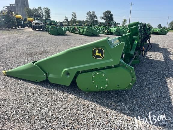 Image of John Deere C12F equipment image 3