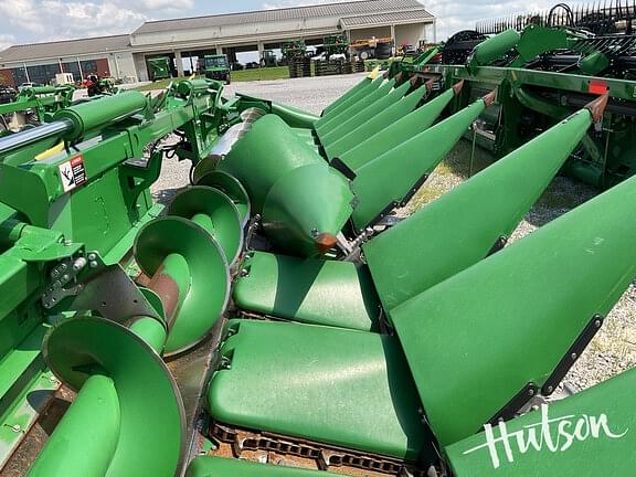 Image of John Deere C12F equipment image 3