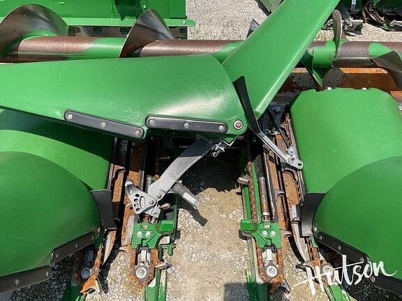 Image of John Deere C12F equipment image 4