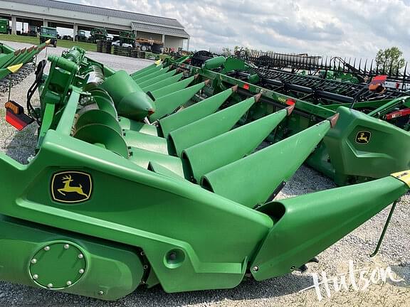 Image of John Deere C12F equipment image 2