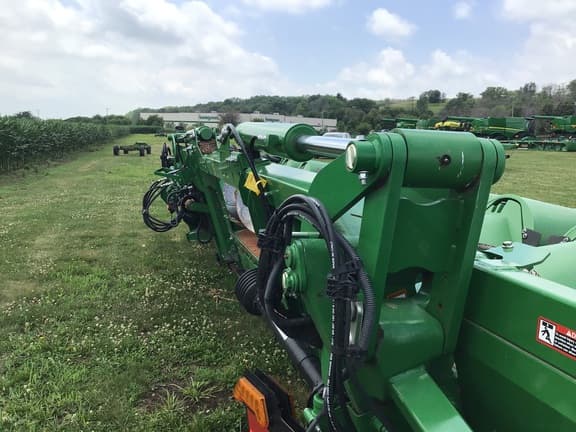 Image of John Deere C12F equipment image 4