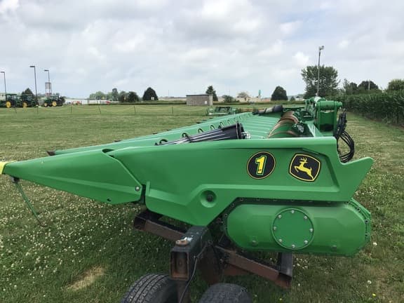 Image of John Deere C12F equipment image 2