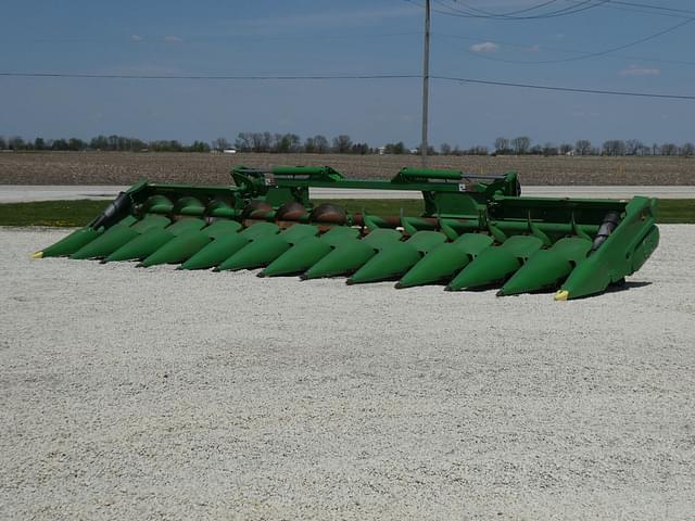 Image of John Deere C12F equipment image 1