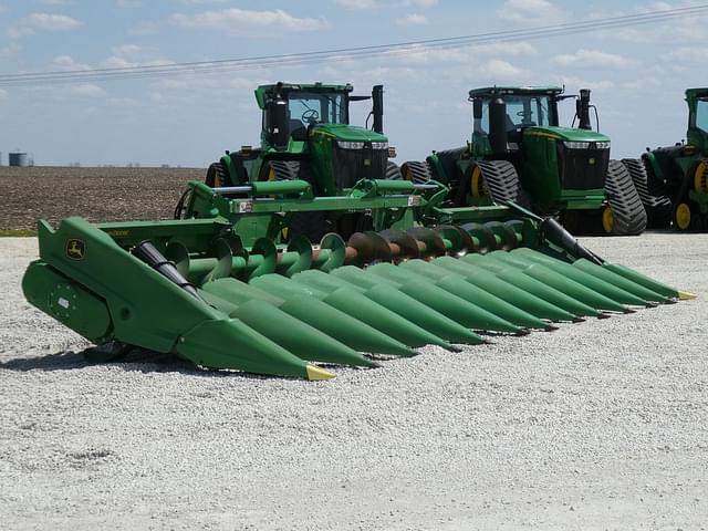 Image of John Deere C12F equipment image 2