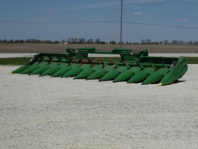 Image of John Deere C12F equipment image 1