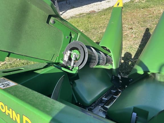 Image of John Deere C12F equipment image 4