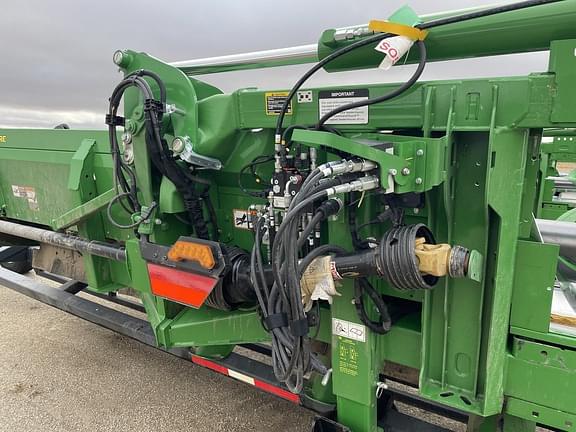 Image of John Deere C12F equipment image 3