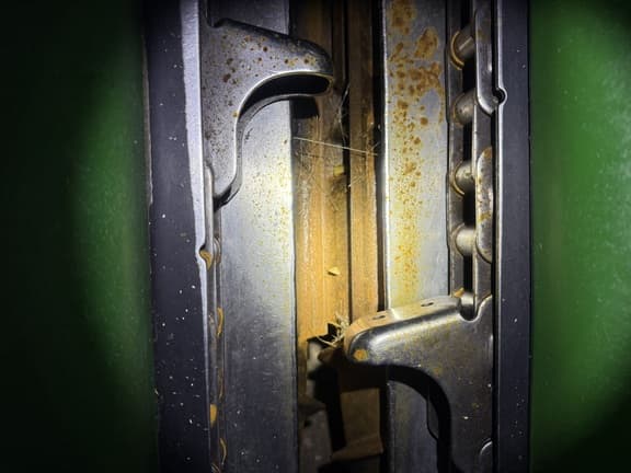 Image of John Deere C12F equipment image 3