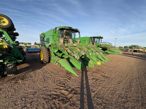 Main image John Deere C12F
