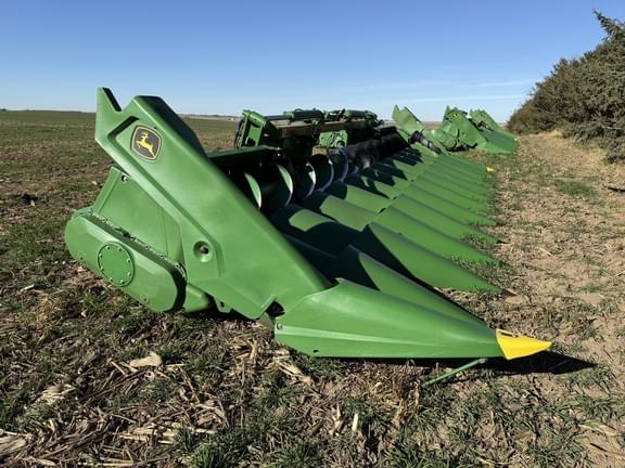 Image of John Deere C12F equipment image 1