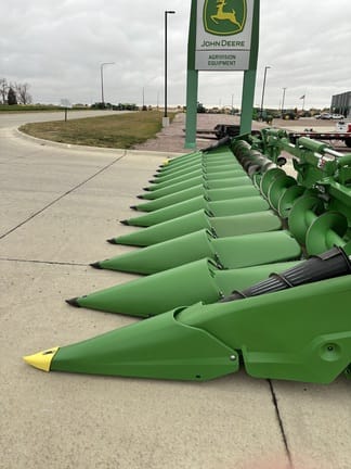 Main image John Deere C12F