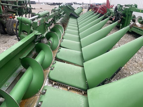 Image of John Deere C12F equipment image 2