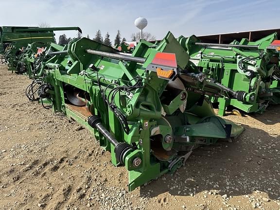 Image of John Deere C12F equipment image 3