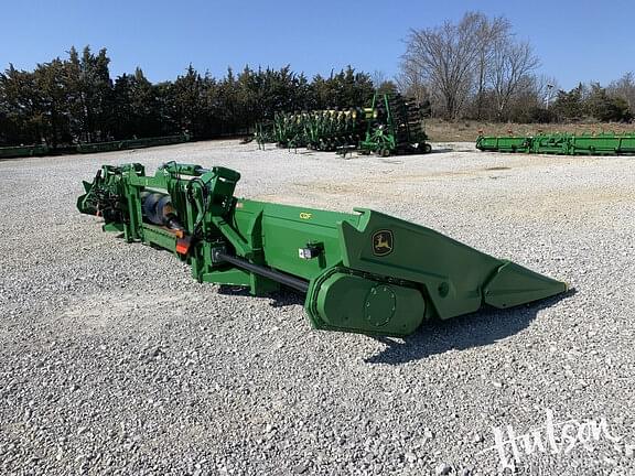 Image of John Deere C12F equipment image 3