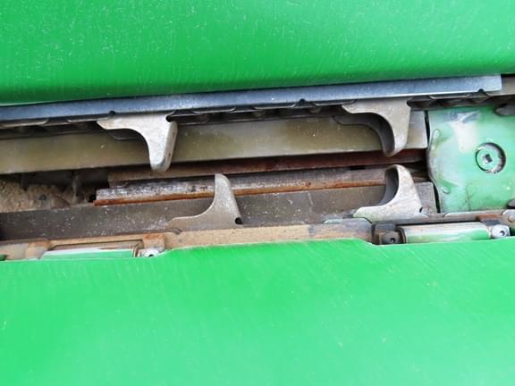 Image of John Deere C12F equipment image 3