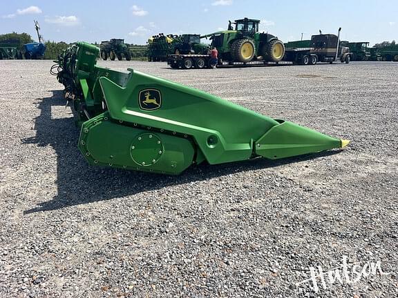 Image of John Deere C12F equipment image 4