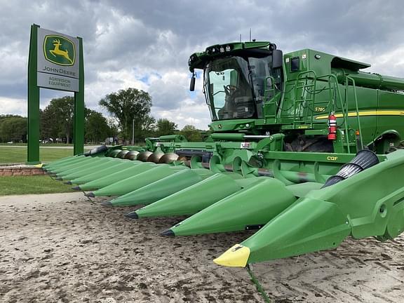 Image of John Deere C12F equipment image 1