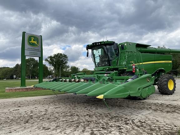 Image of John Deere C12F Primary image